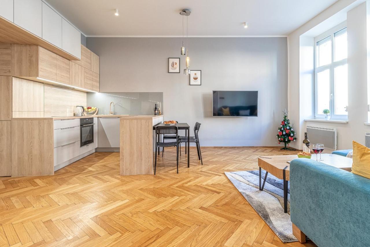 Stylish Luxury Flat In Old Town Appartement Bratislava Buitenkant foto