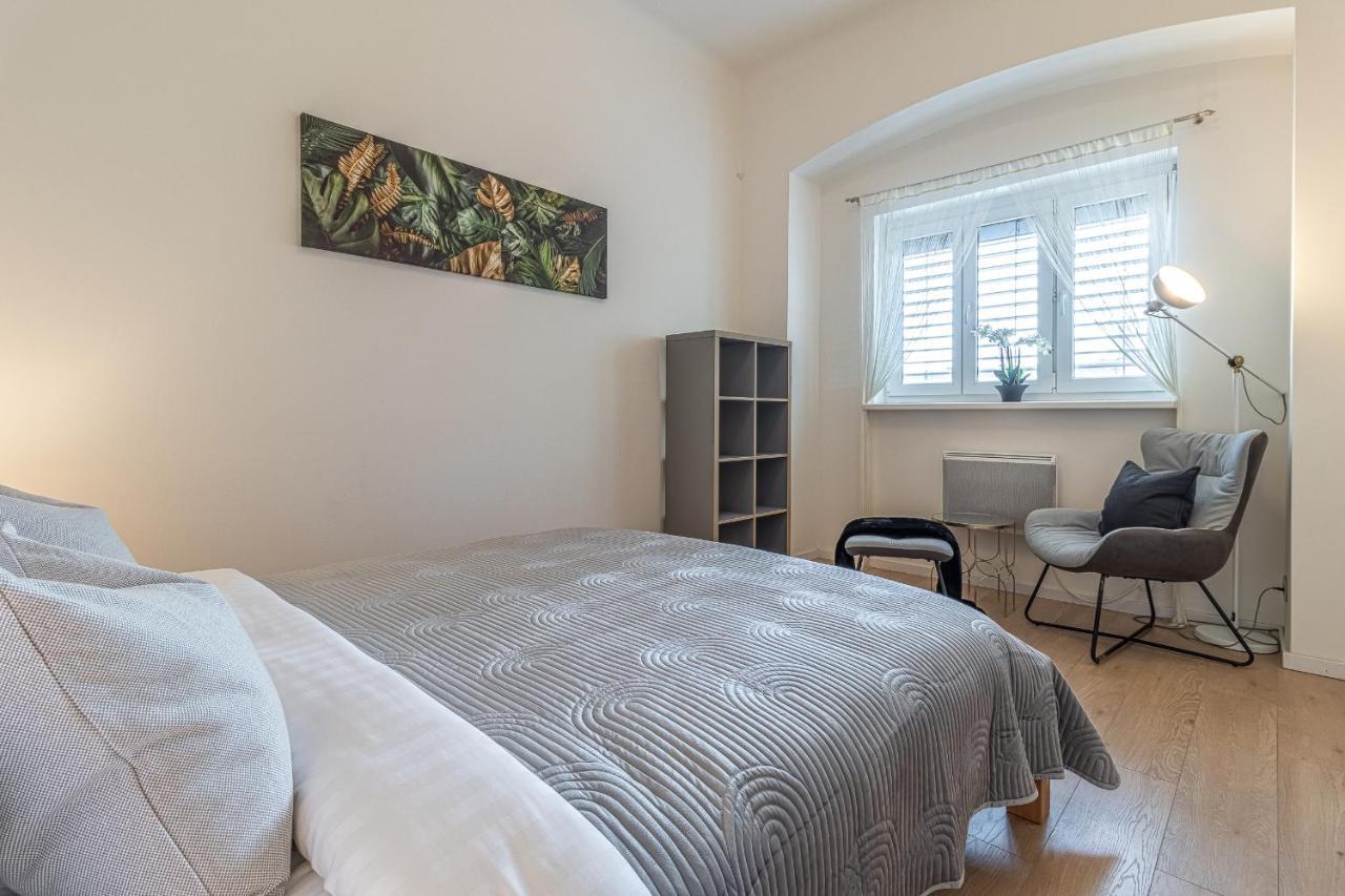 Stylish Luxury Flat In Old Town Appartement Bratislava Buitenkant foto