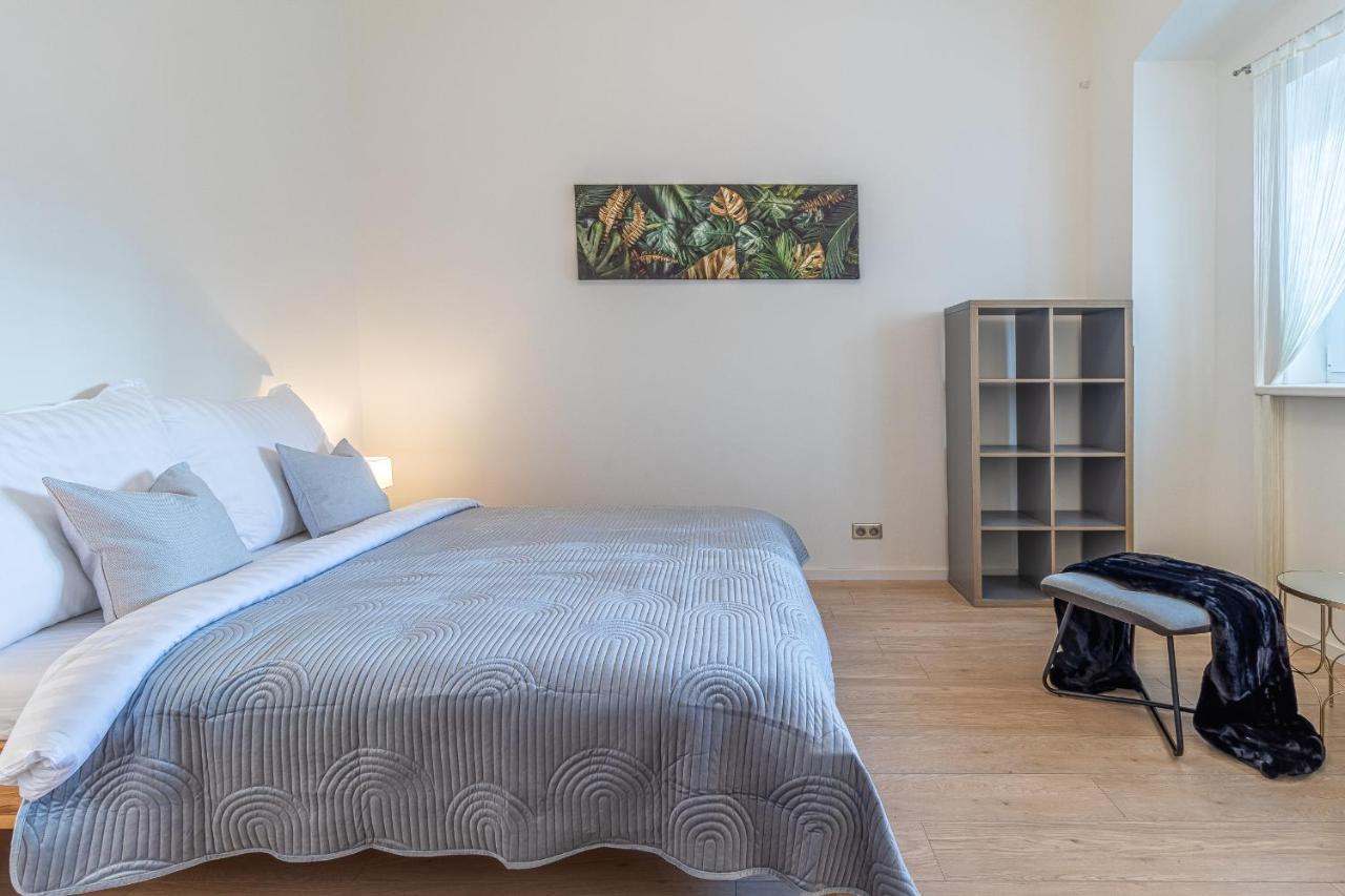 Stylish Luxury Flat In Old Town Appartement Bratislava Buitenkant foto