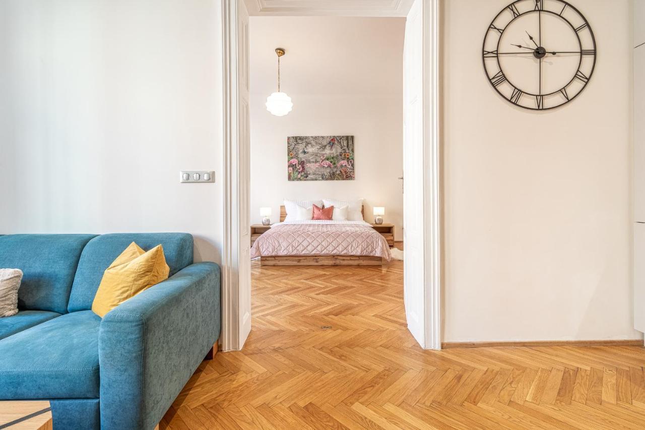 Stylish Luxury Flat In Old Town Appartement Bratislava Buitenkant foto